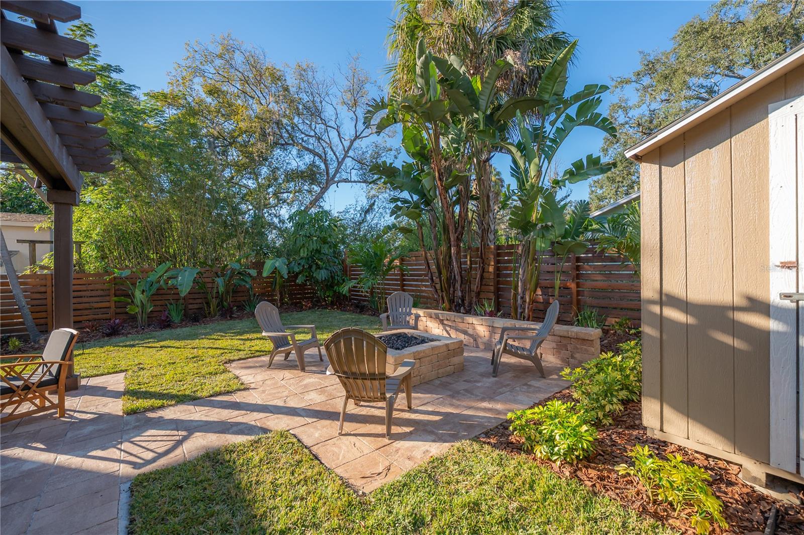 RIVERCREST - Residential