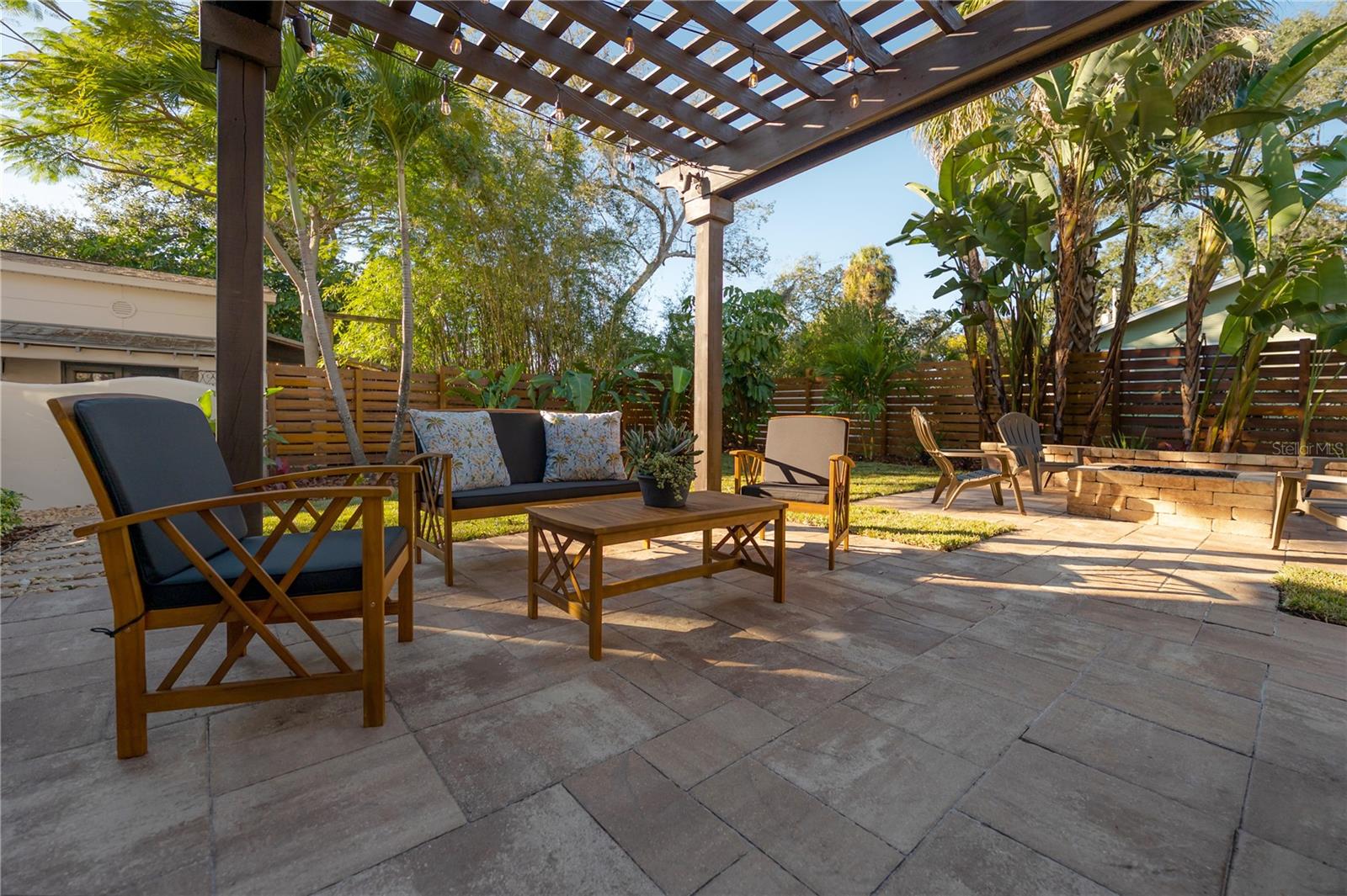 RIVERCREST - Residential