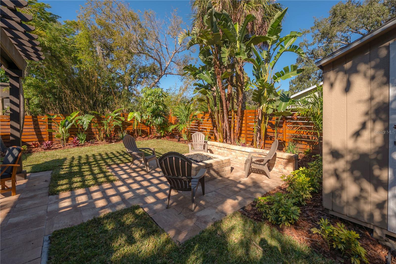 RIVERCREST - Residential