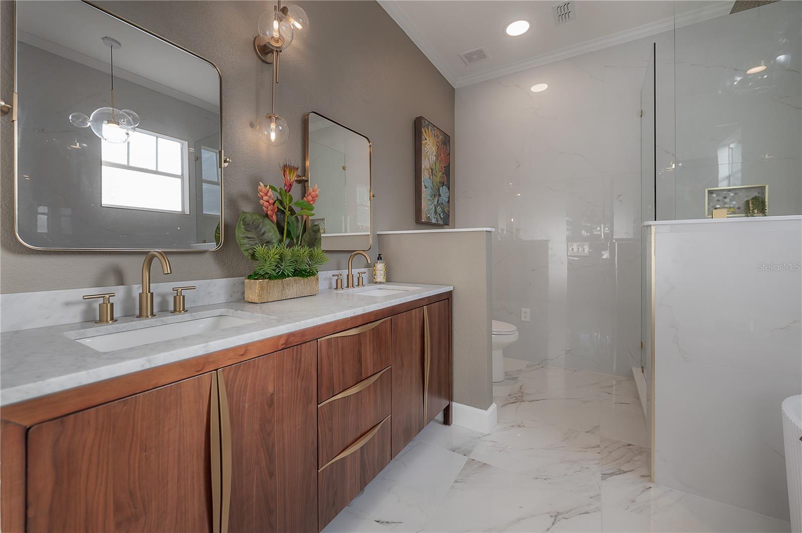 RIVERCREST - Residential