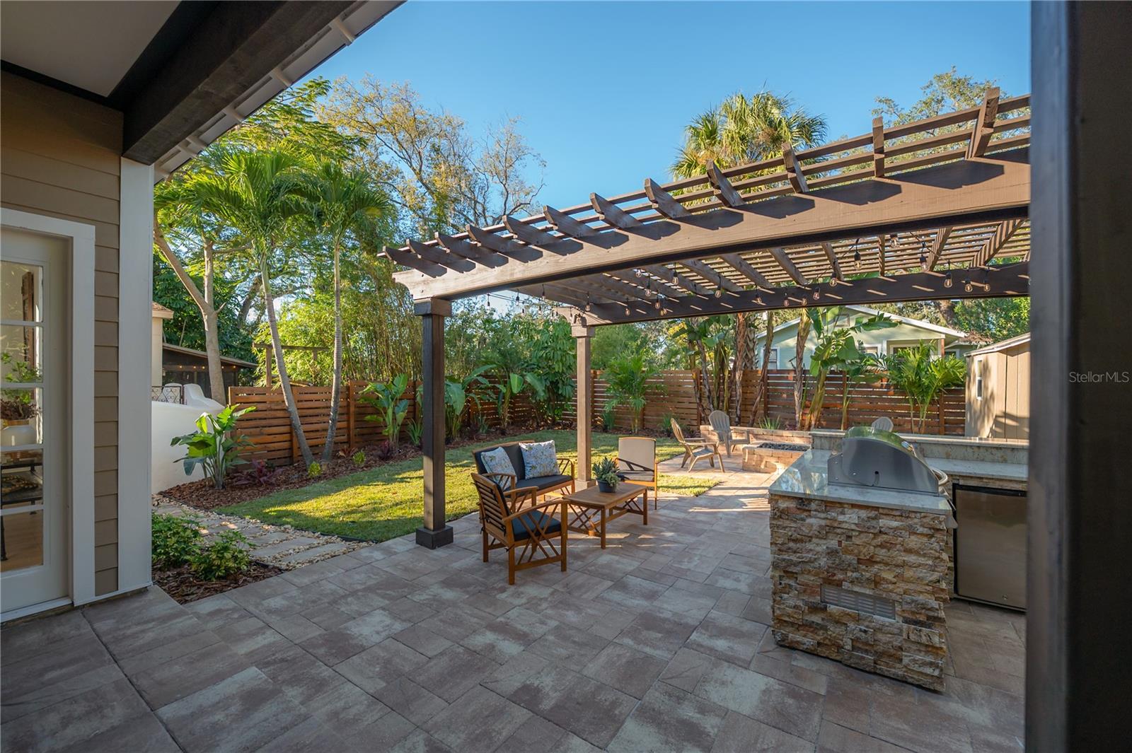 RIVERCREST - Residential