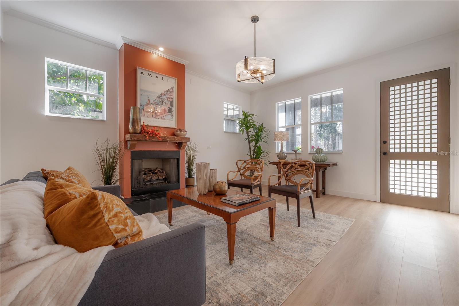 RIVERCREST - Residential