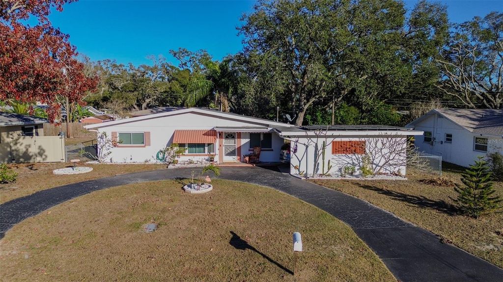 Photo of 199 Tropic Boulevard W, Largo, FL 33770 (MLS # TB8469351)