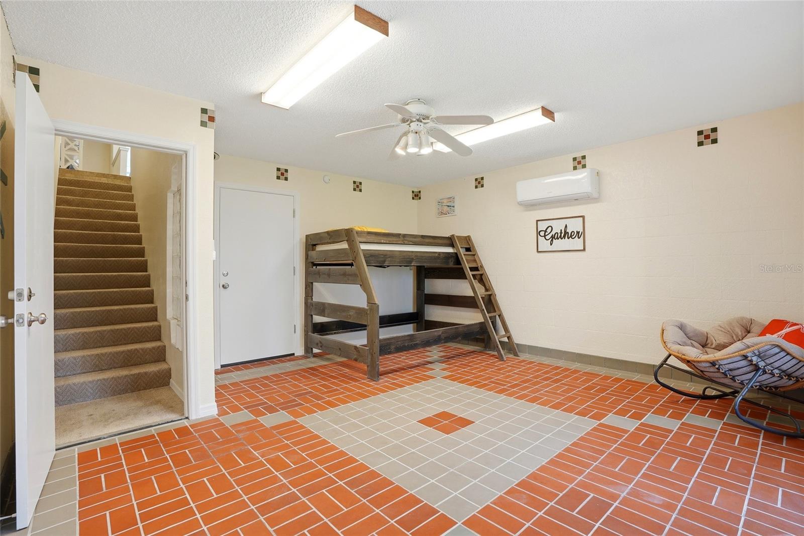 HARBOUR HOUSE - Residential