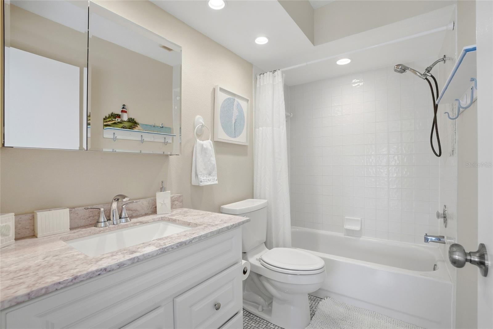 HARBOUR HOUSE - Residential