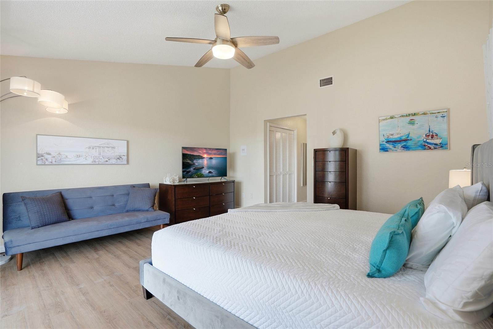 HARBOUR HOUSE - Residential