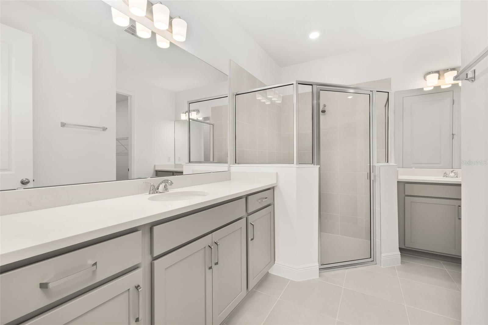 RESERVES AT HAMMOCK OAKS - Residential