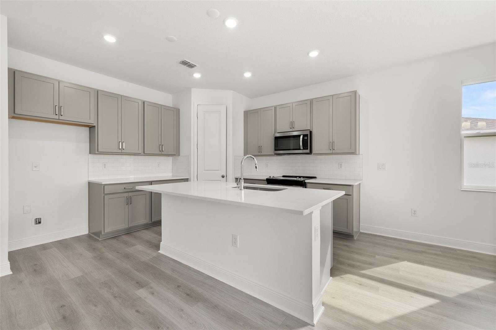 RESERVES AT HAMMOCK OAKS - Residential