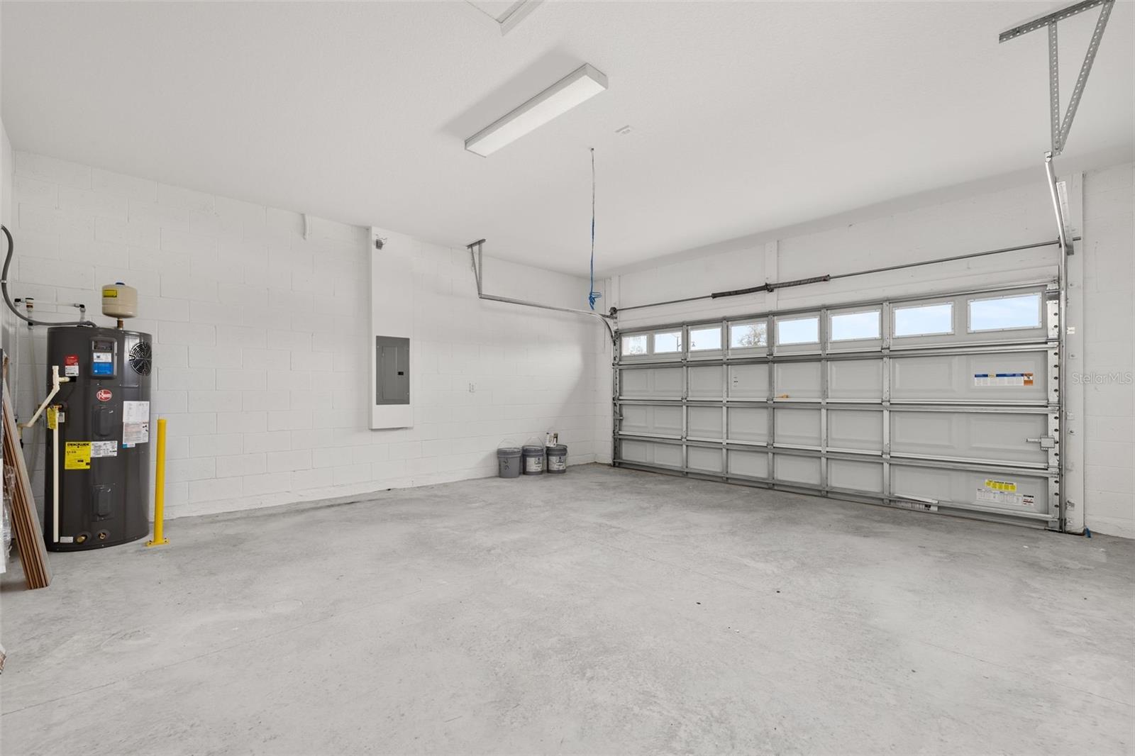 RESERVES AT HAMMOCK OAKS - Residential