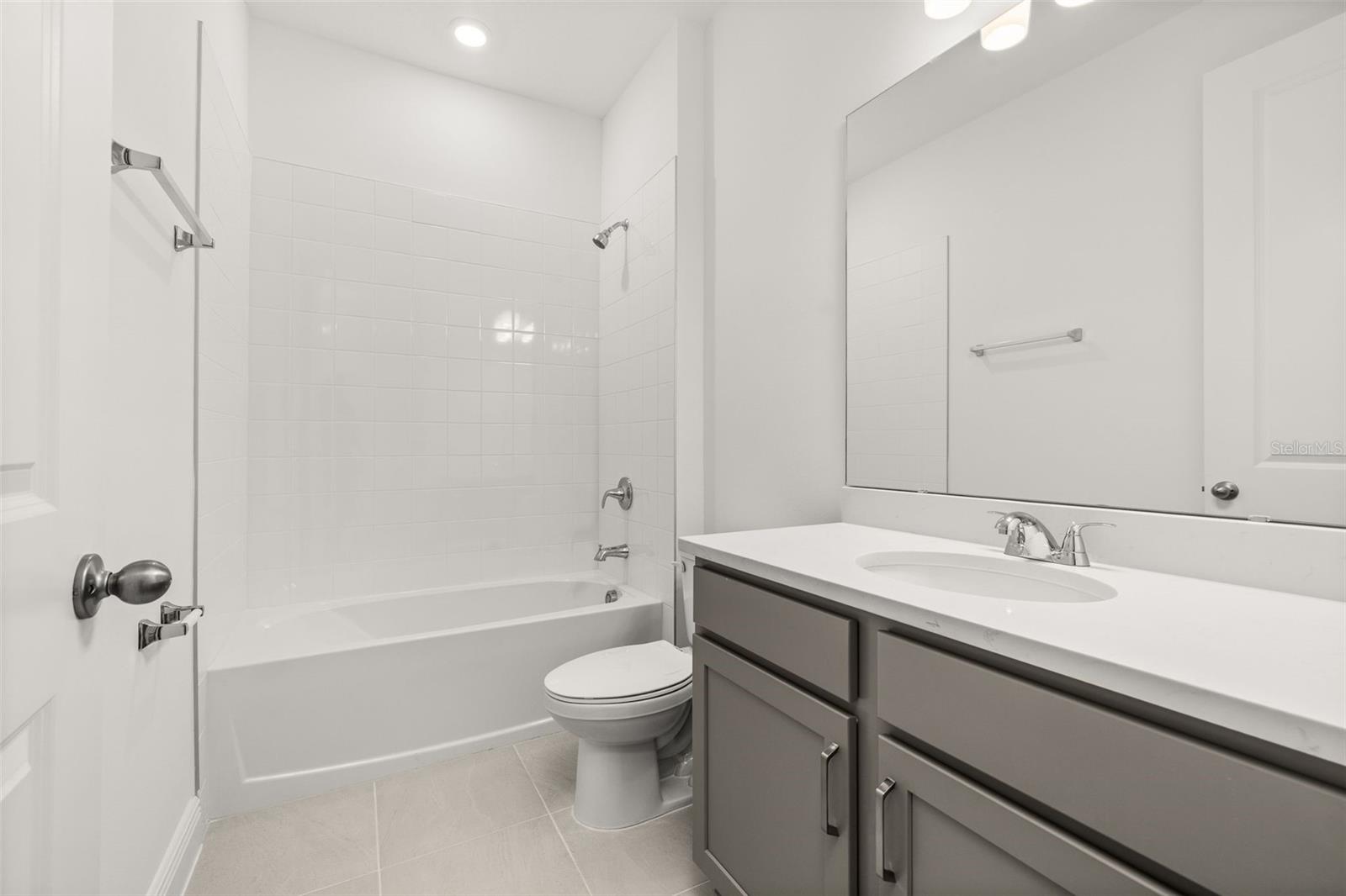 RESERVES AT HAMMOCK OAKS - Residential