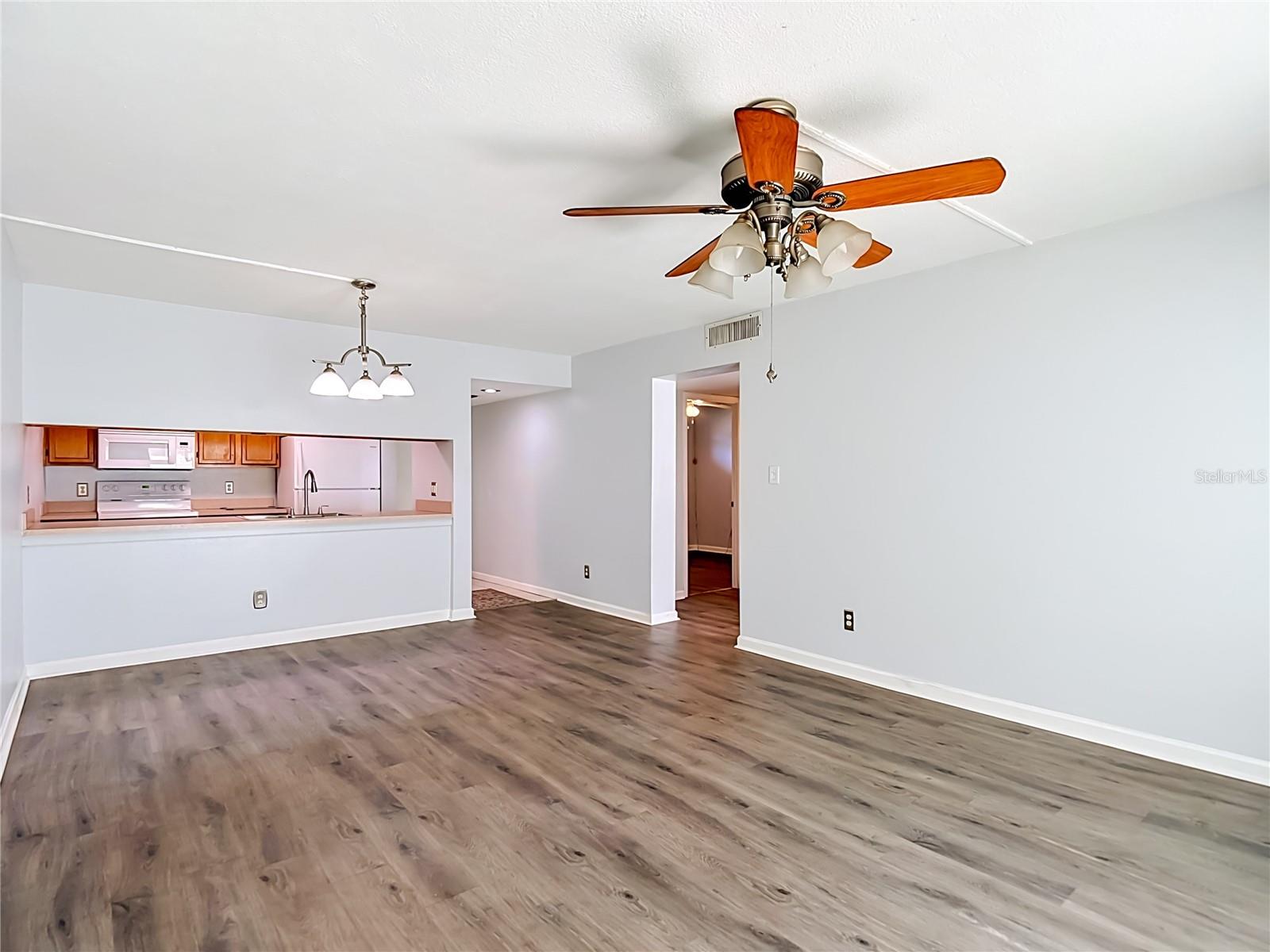THE TAMPA RACQUET CLUB A CONDO - Residential