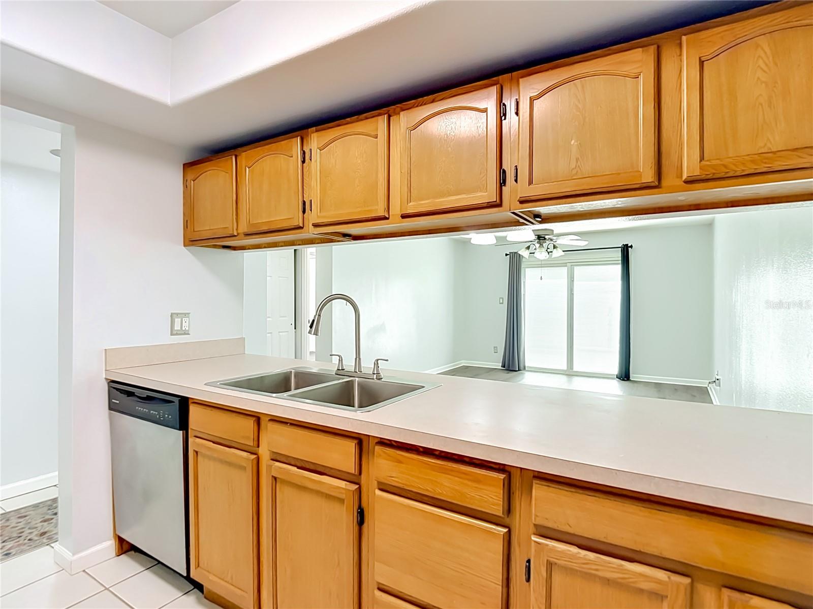 THE TAMPA RACQUET CLUB A CONDO - Residential