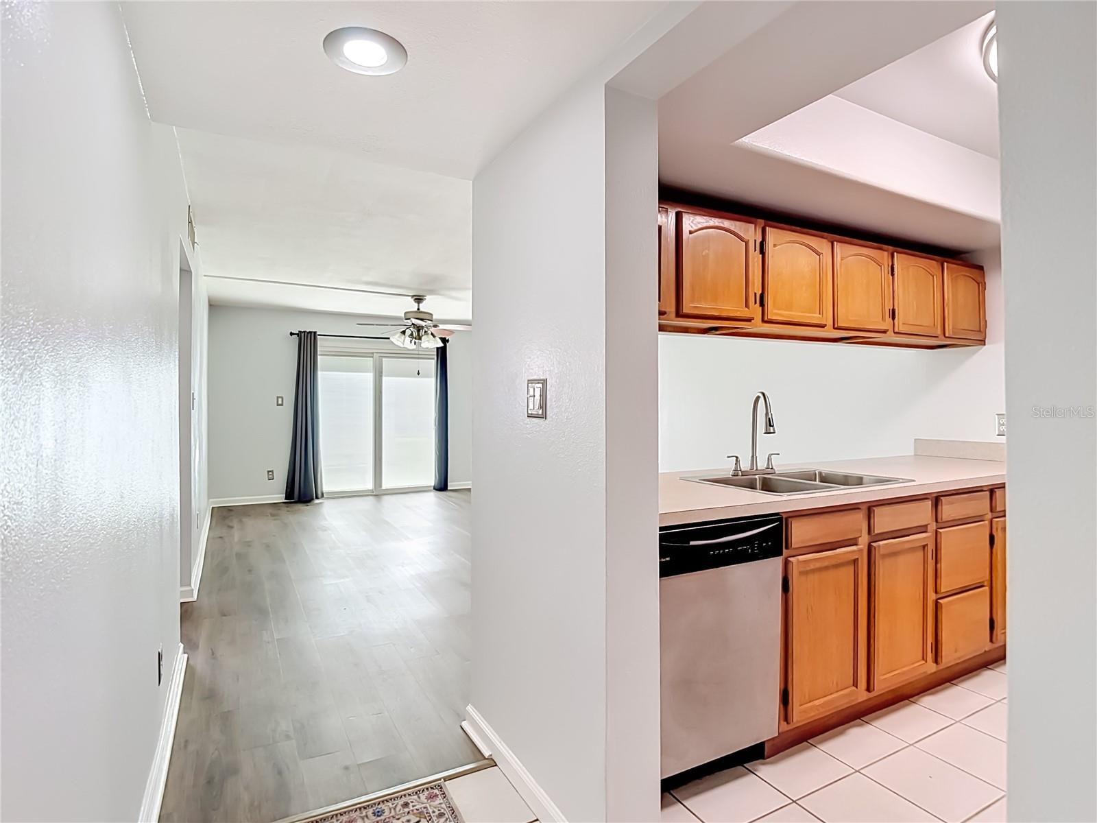 THE TAMPA RACQUET CLUB A CONDO - Residential