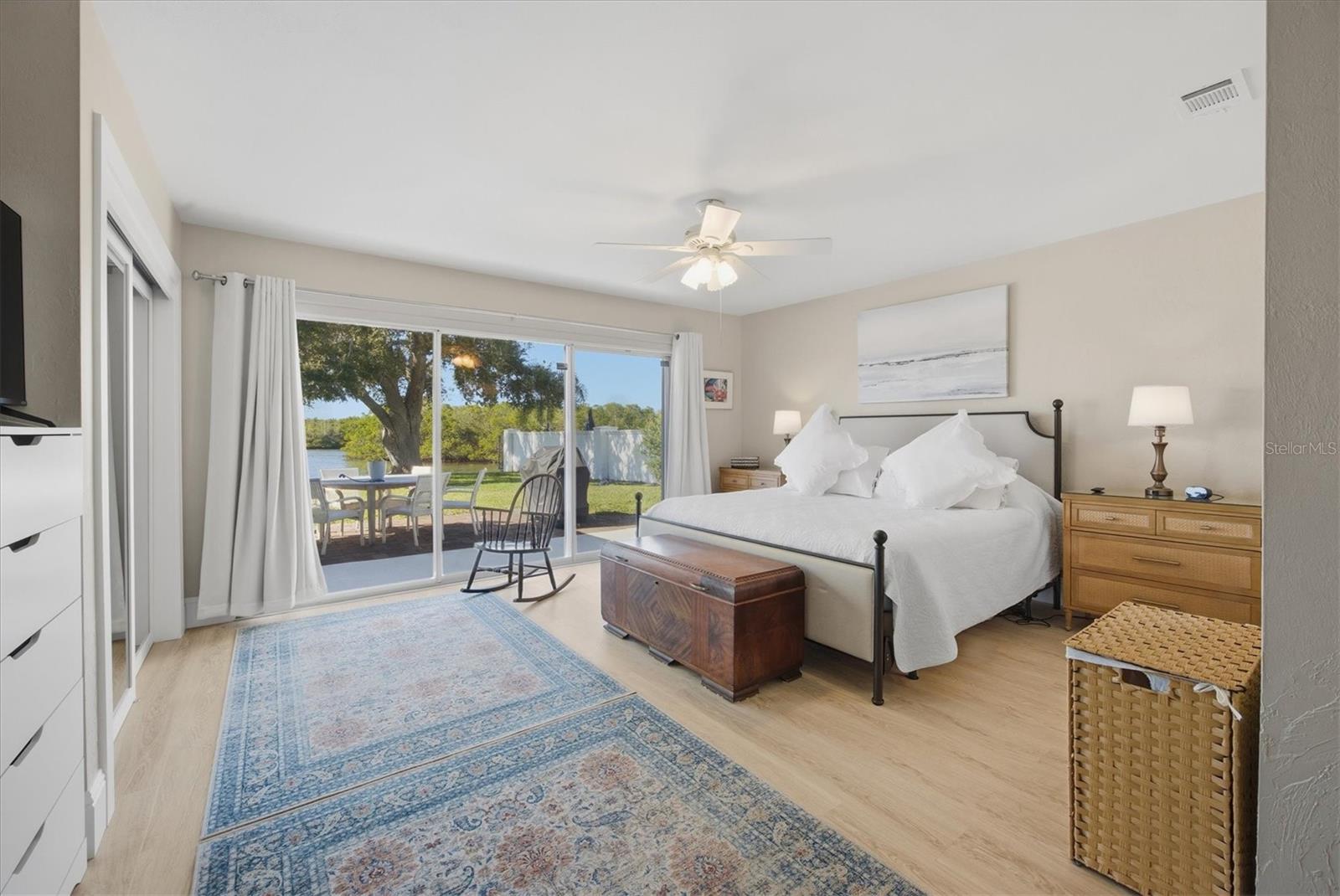 TROPICAL SHORES - Residential