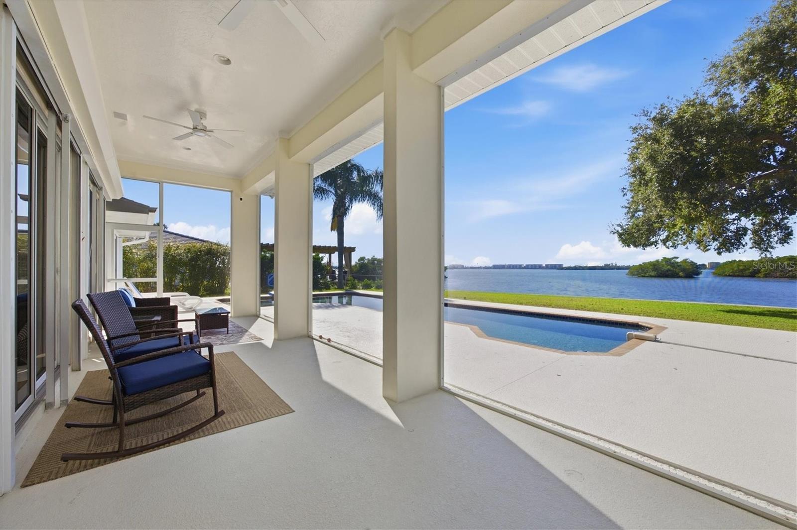 TROPICAL SHORES - Residential