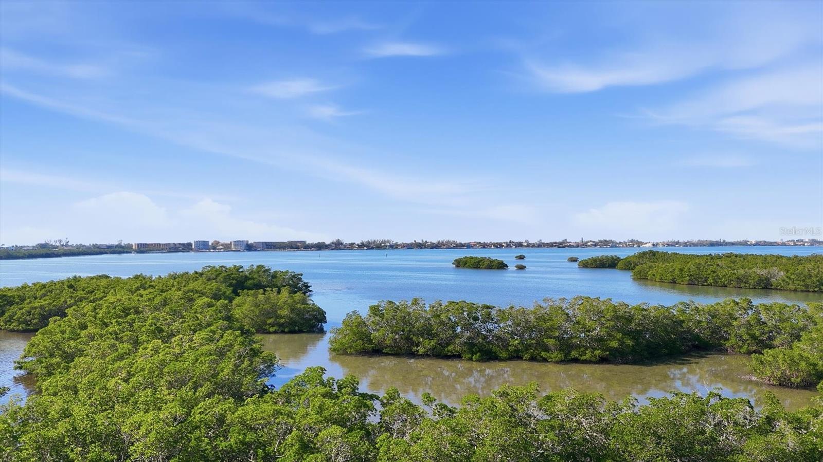 TROPICAL SHORES - Residential