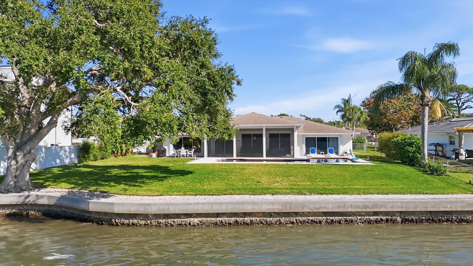 TROPICAL SHORES - Residential