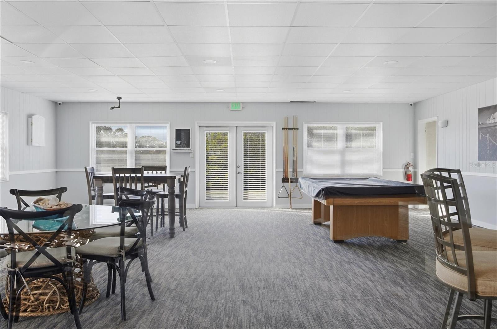 TROPICAL SHORES - Residential