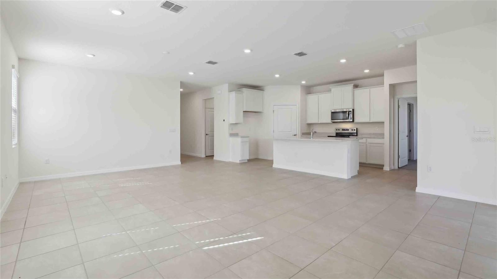 TWISTED OAKS - Residential