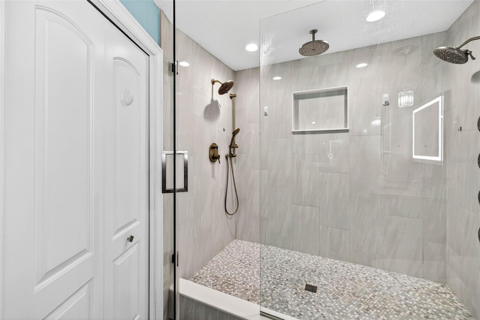 SEAVIEW PLACE AT GULF LANDINGS - Residential