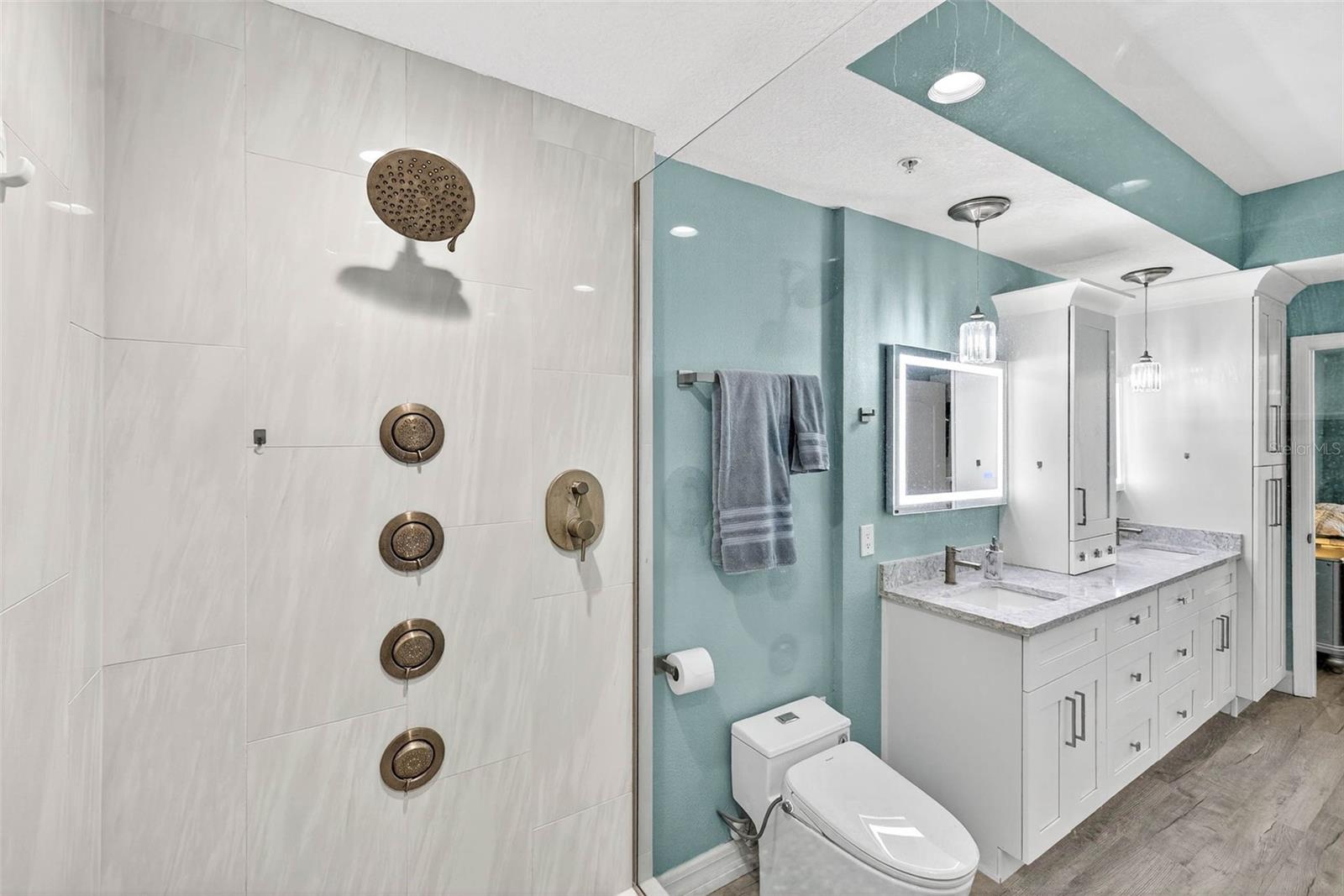 SEAVIEW PLACE AT GULF LANDINGS - Residential