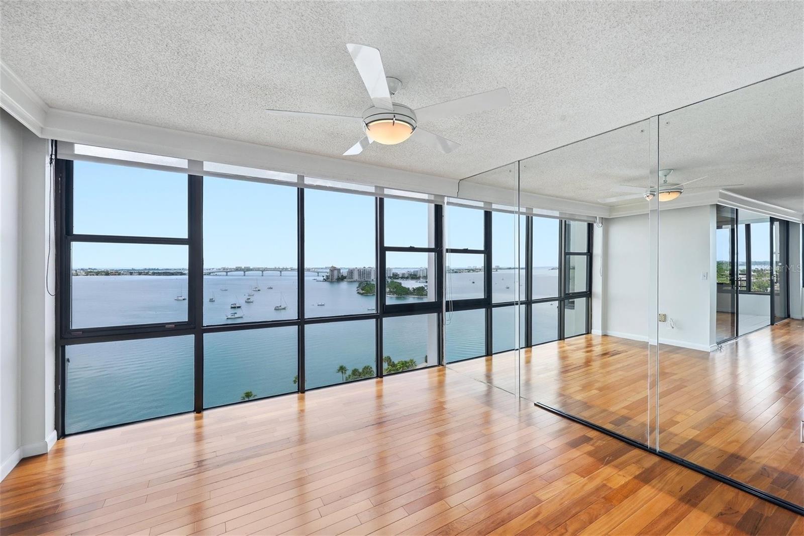EMBASSY HOUSE - Residential