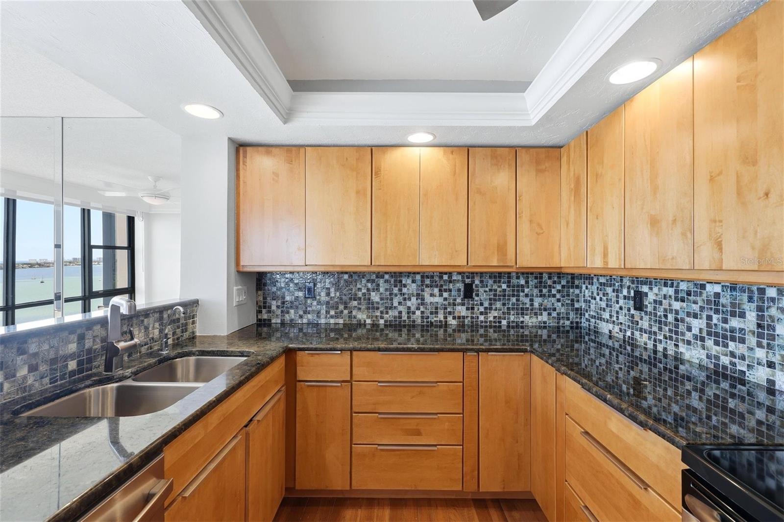 EMBASSY HOUSE - Residential