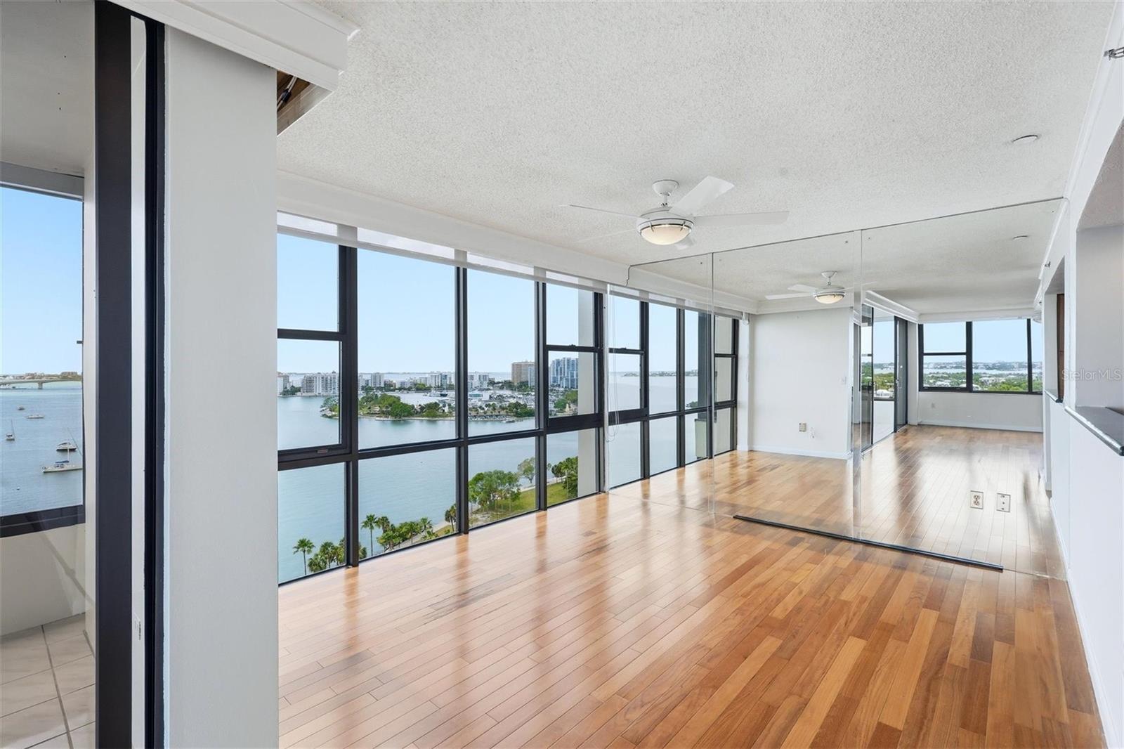 EMBASSY HOUSE - Residential