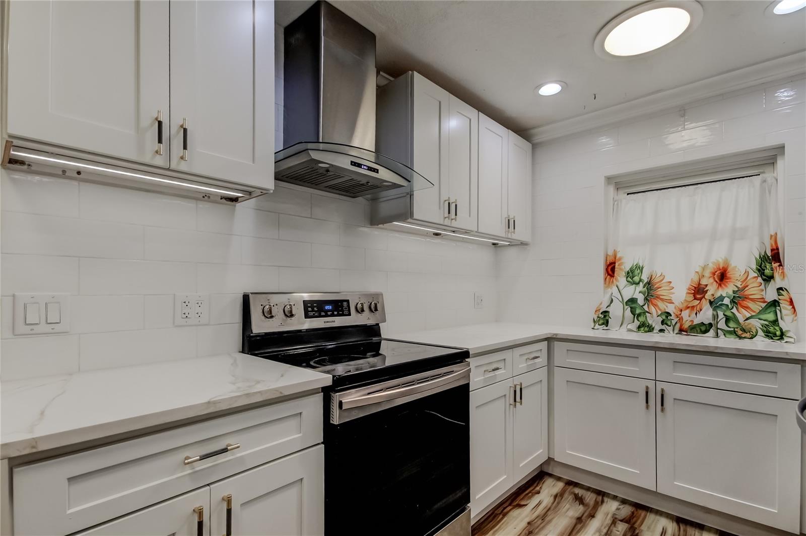 HARBOR PALMS-UNIT TWO - Residential