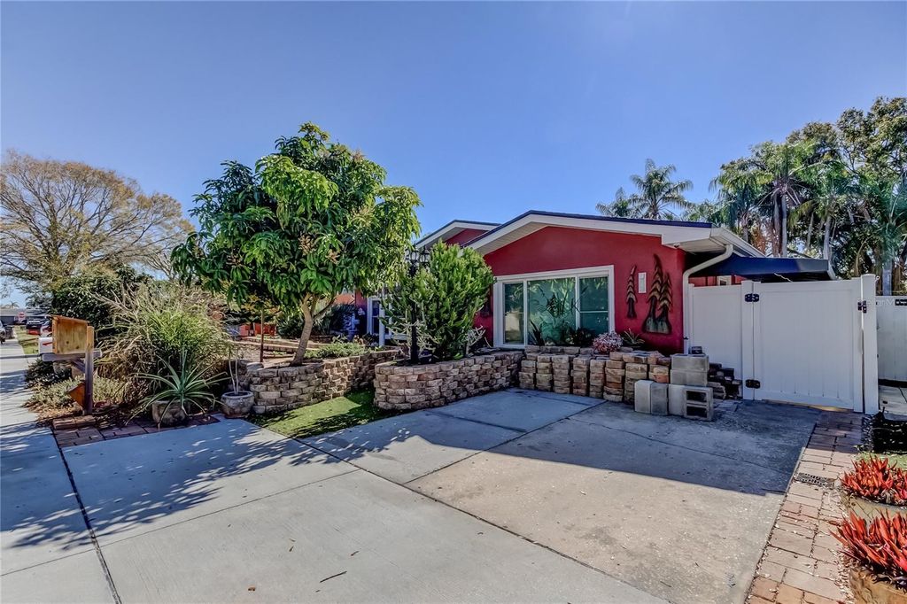 Photo of 1821 Driftwood Circle N, Oldsmar, FL 34677 (MLS # TB8469044)