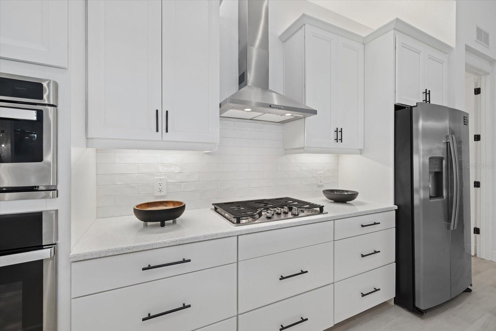 LAKEHOUSE COVE AT WATERSIDE - Residential