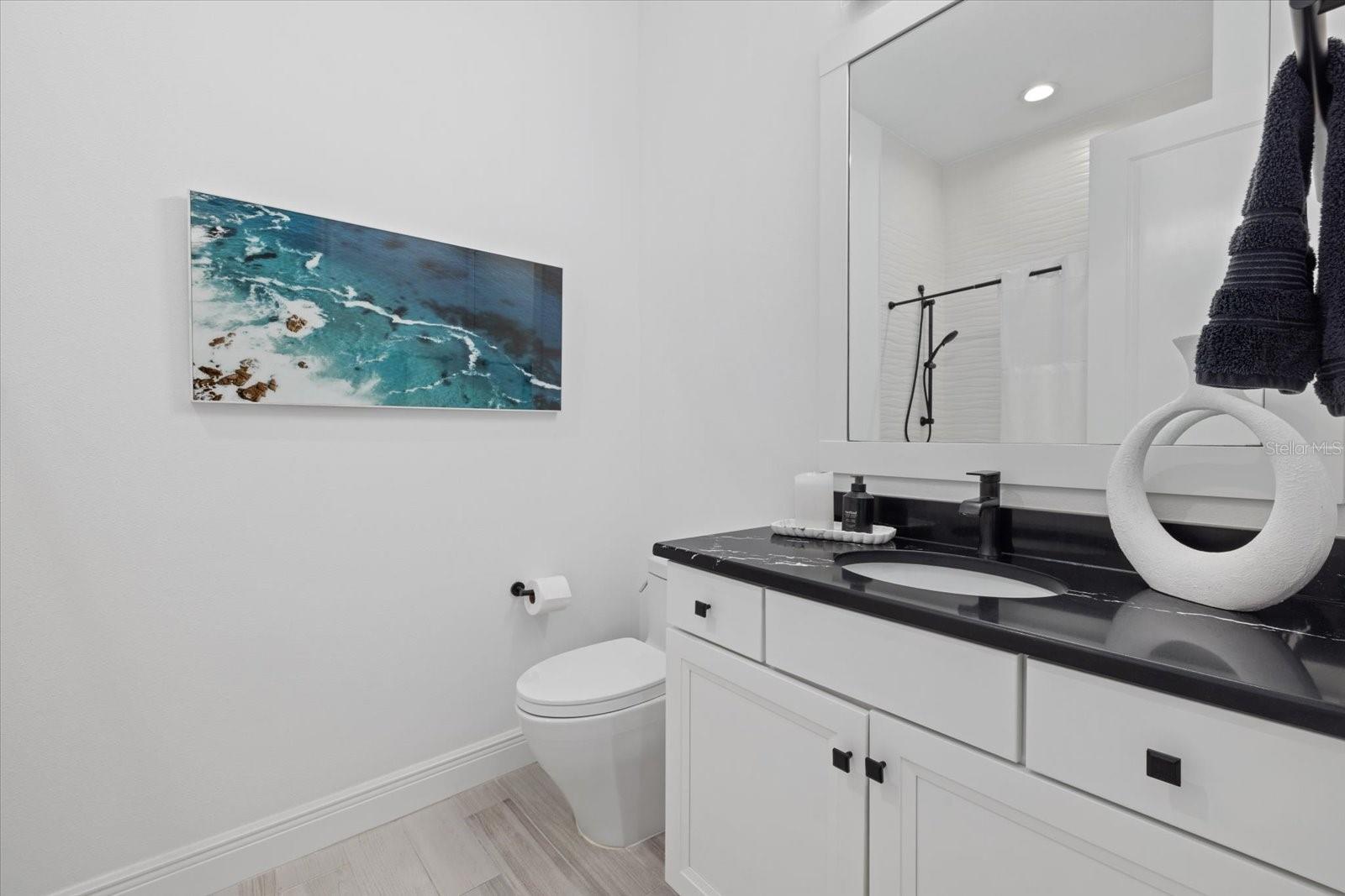 LAKEHOUSE COVE AT WATERSIDE - Residential