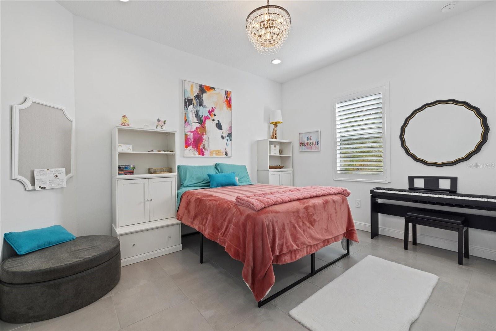 LAKEHOUSE COVE AT WATERSIDE - Residential