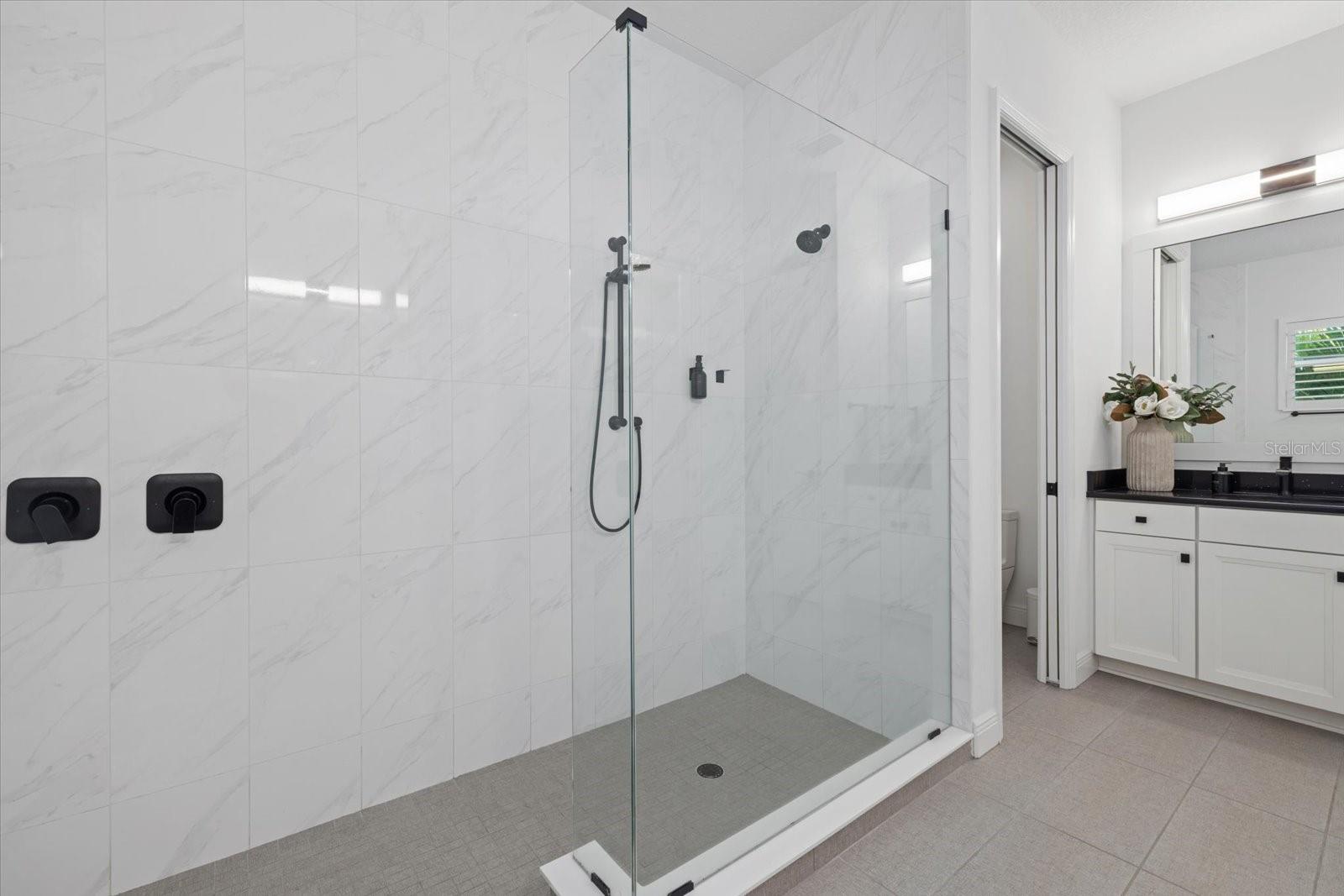 LAKEHOUSE COVE AT WATERSIDE - Residential