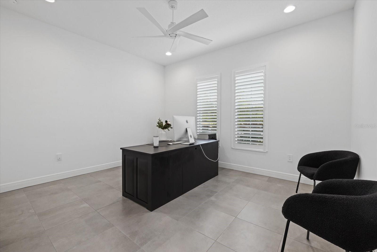 LAKEHOUSE COVE AT WATERSIDE - Residential