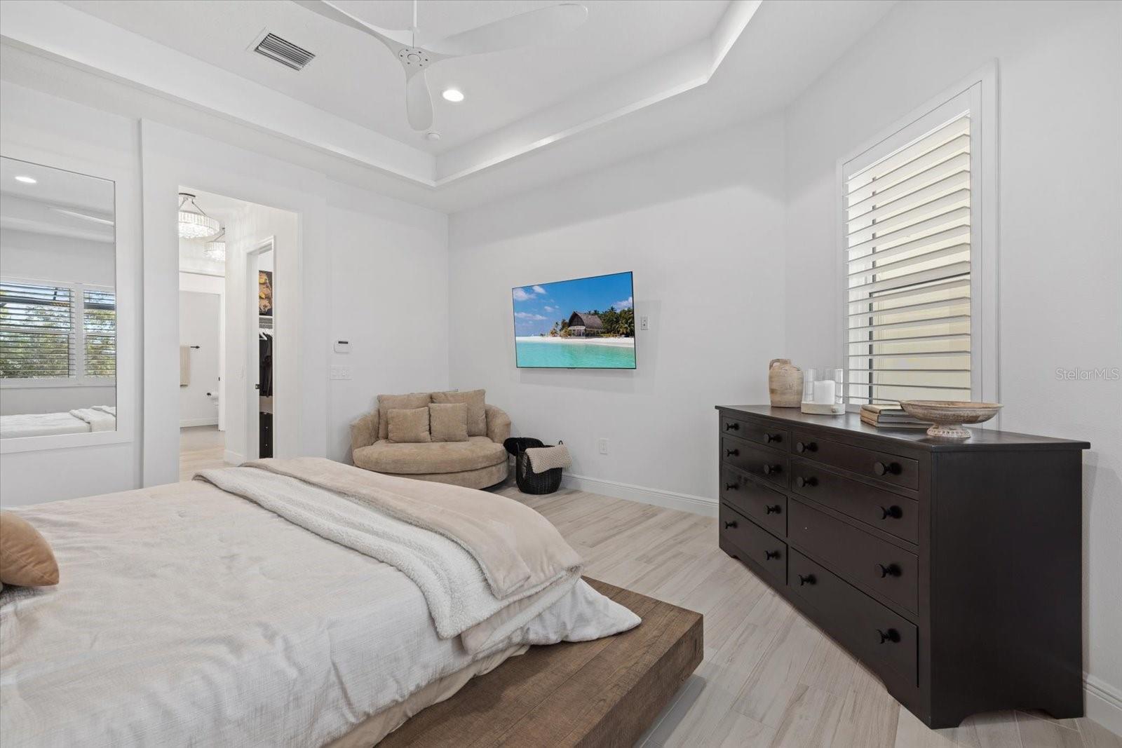 LAKEHOUSE COVE AT WATERSIDE - Residential