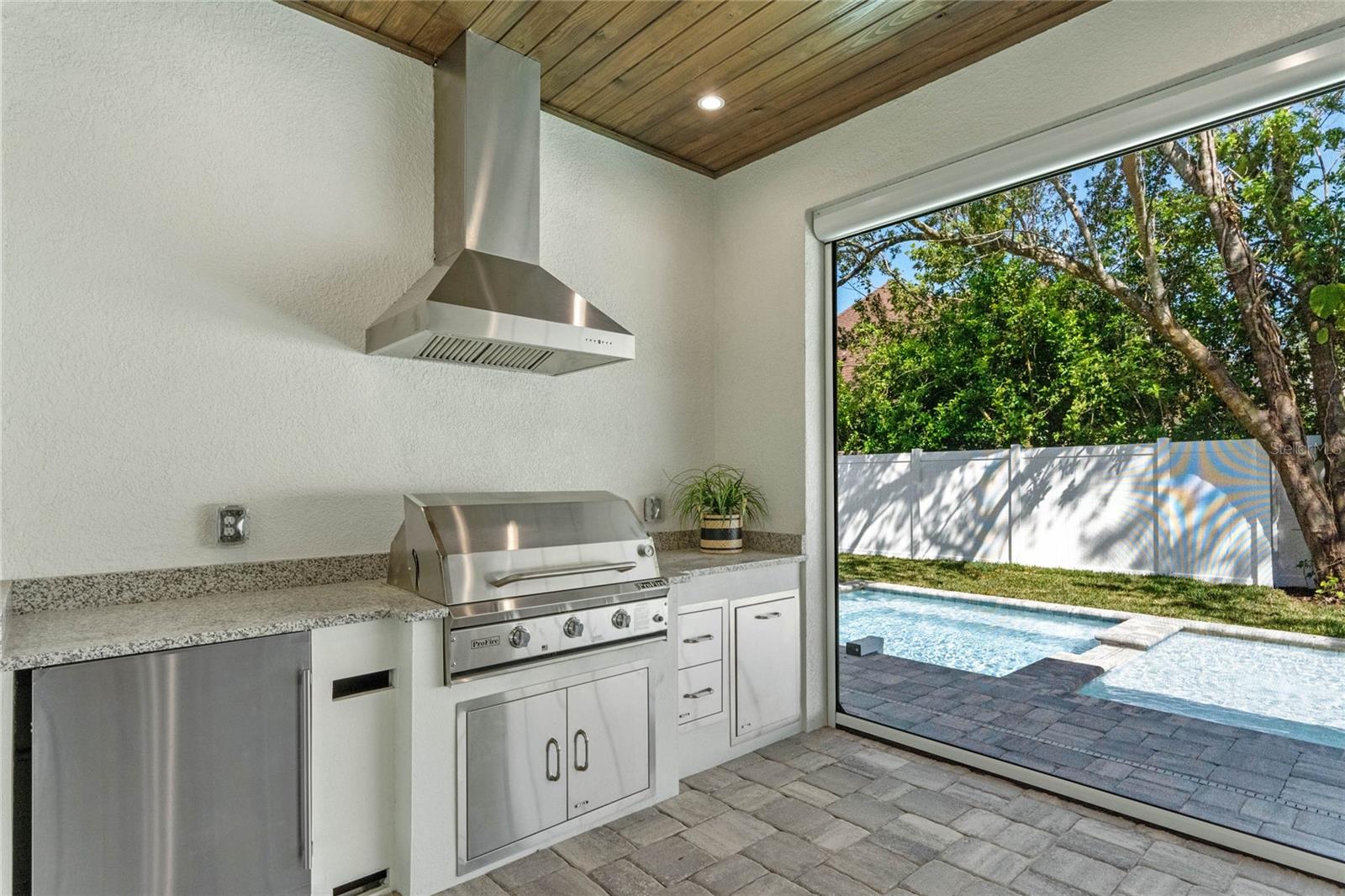 FONTAINEBLEAU - Residential