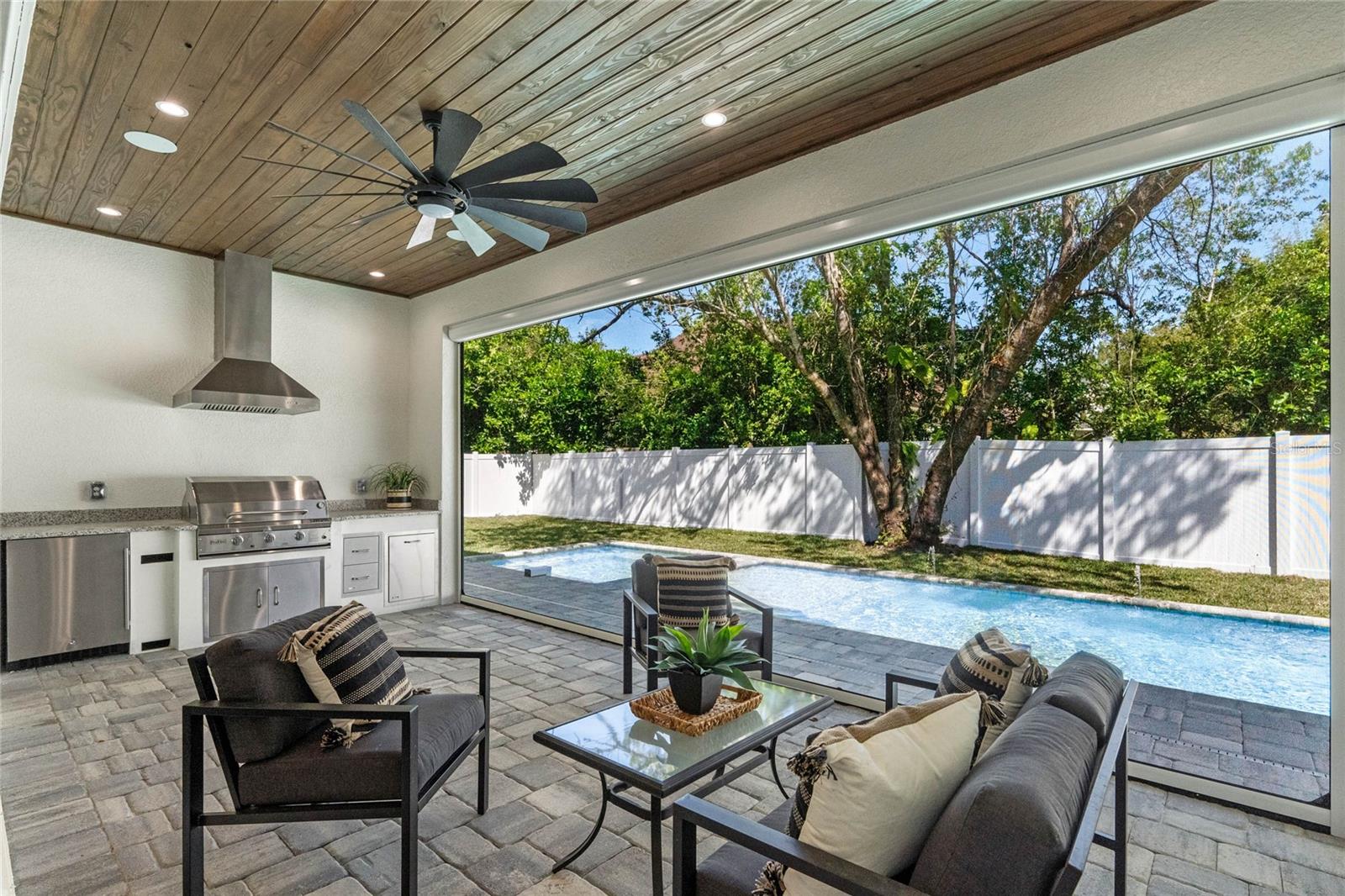 FONTAINEBLEAU - Residential