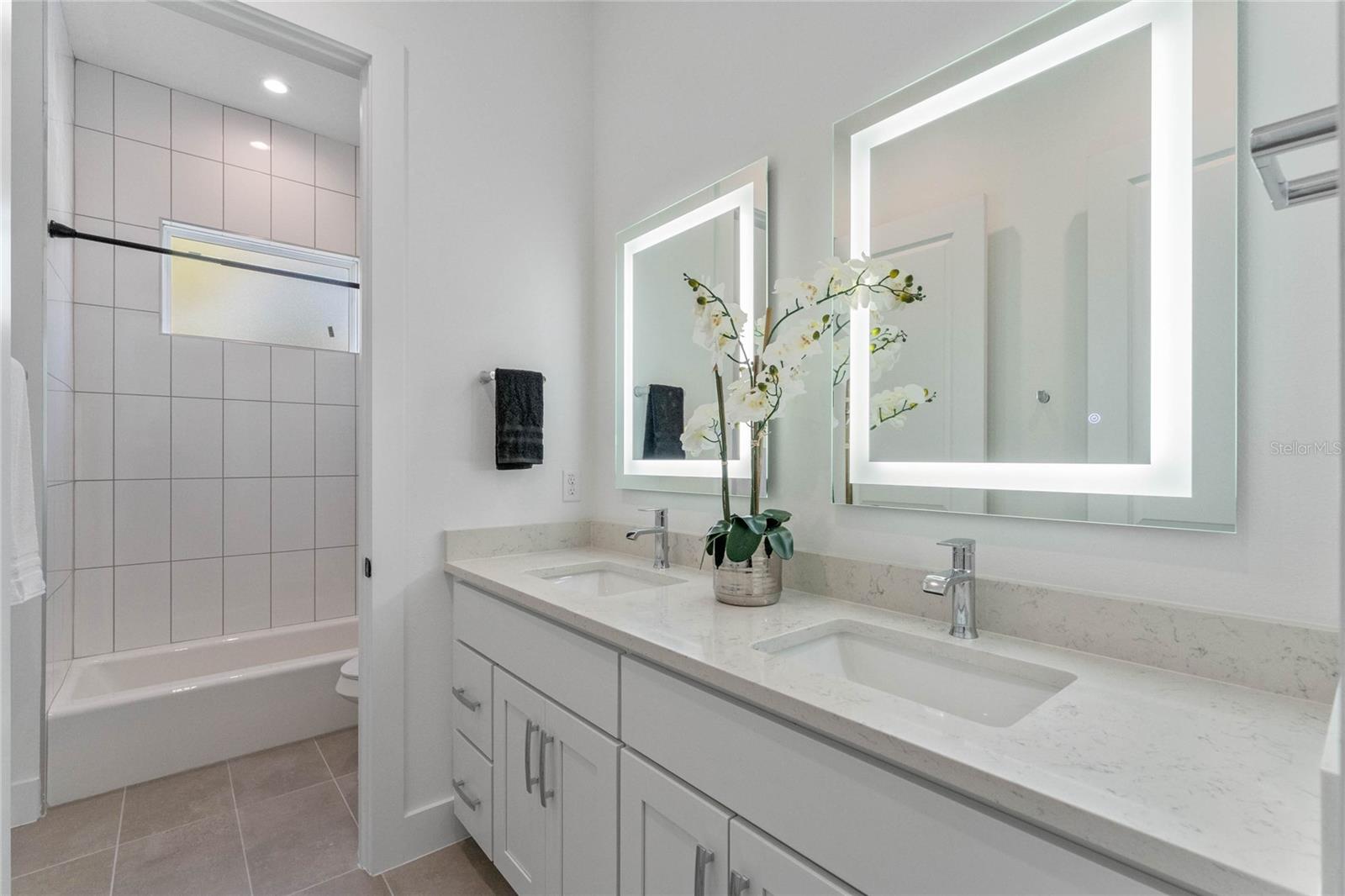 FONTAINEBLEAU - Residential