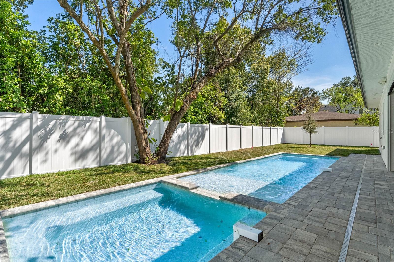 FONTAINEBLEAU - Residential