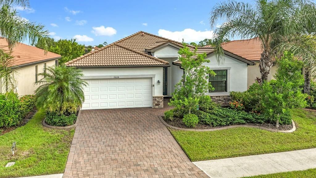 Photo of 9824 Hilltop Drive, Venice, FL 34292 (MLS # N6140560)