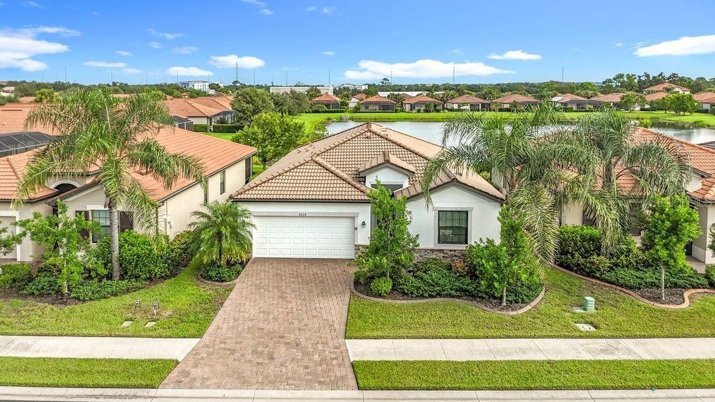 Photo of 9824 Hilltop Drive, Venice, FL 34292 (MLS # N6140560)