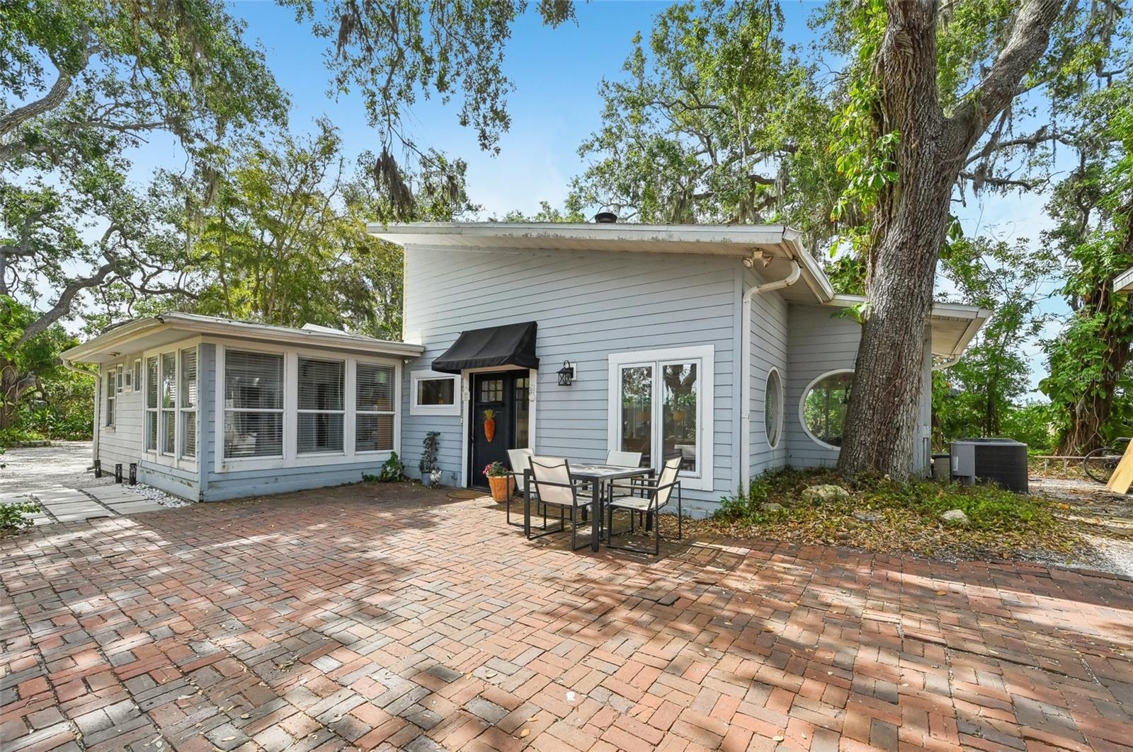 2507 MOORING LANE