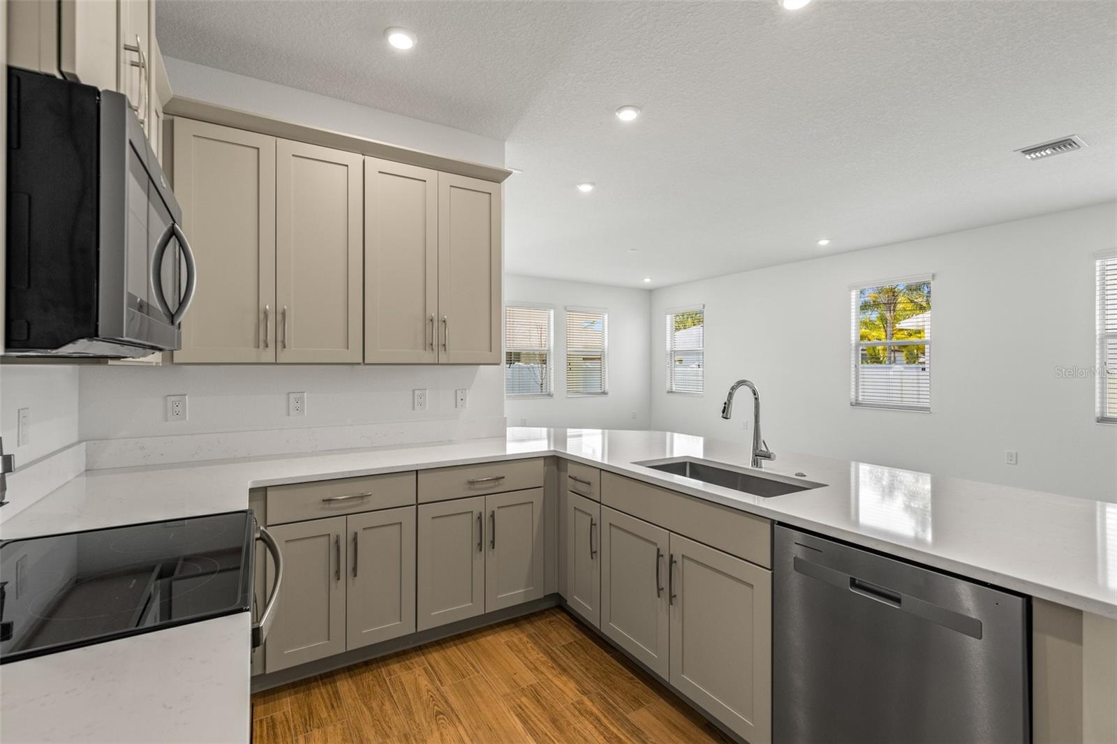 WELLSWOOD ESTATES - Residential