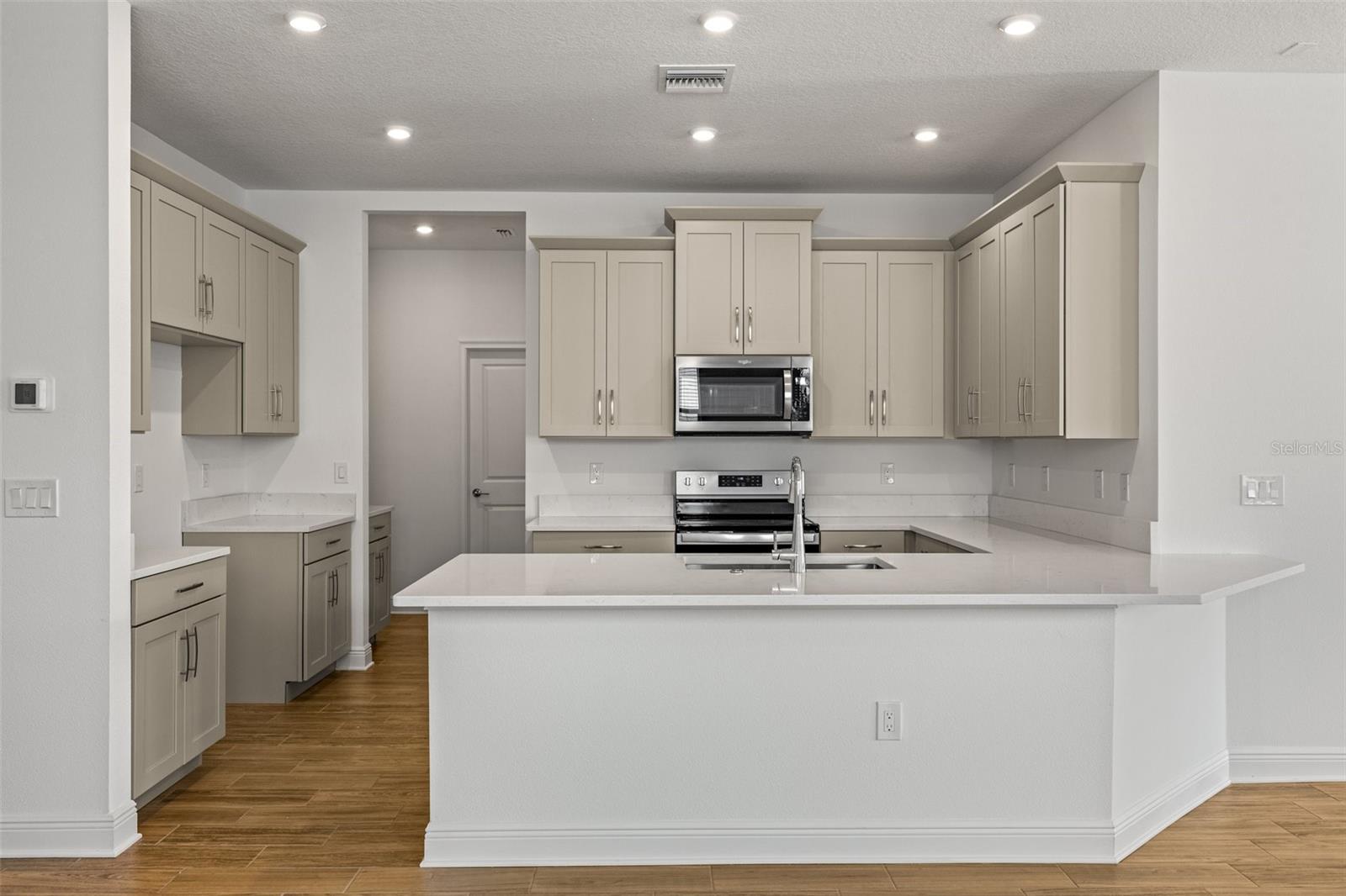 WELLSWOOD ESTATES - Residential