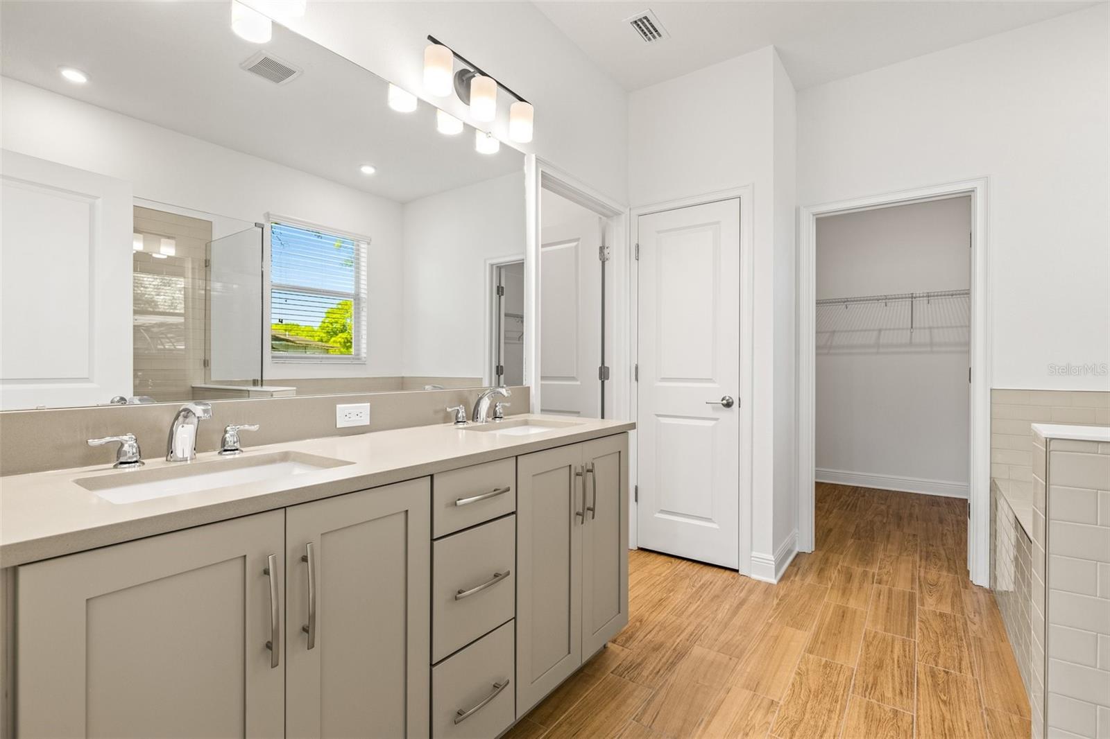 WELLSWOOD ESTATES - Residential