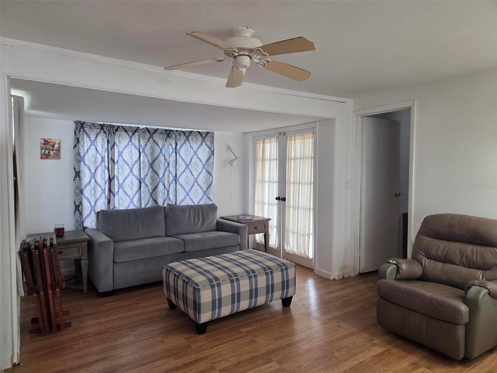 OAKWOOD MANOR - Residential