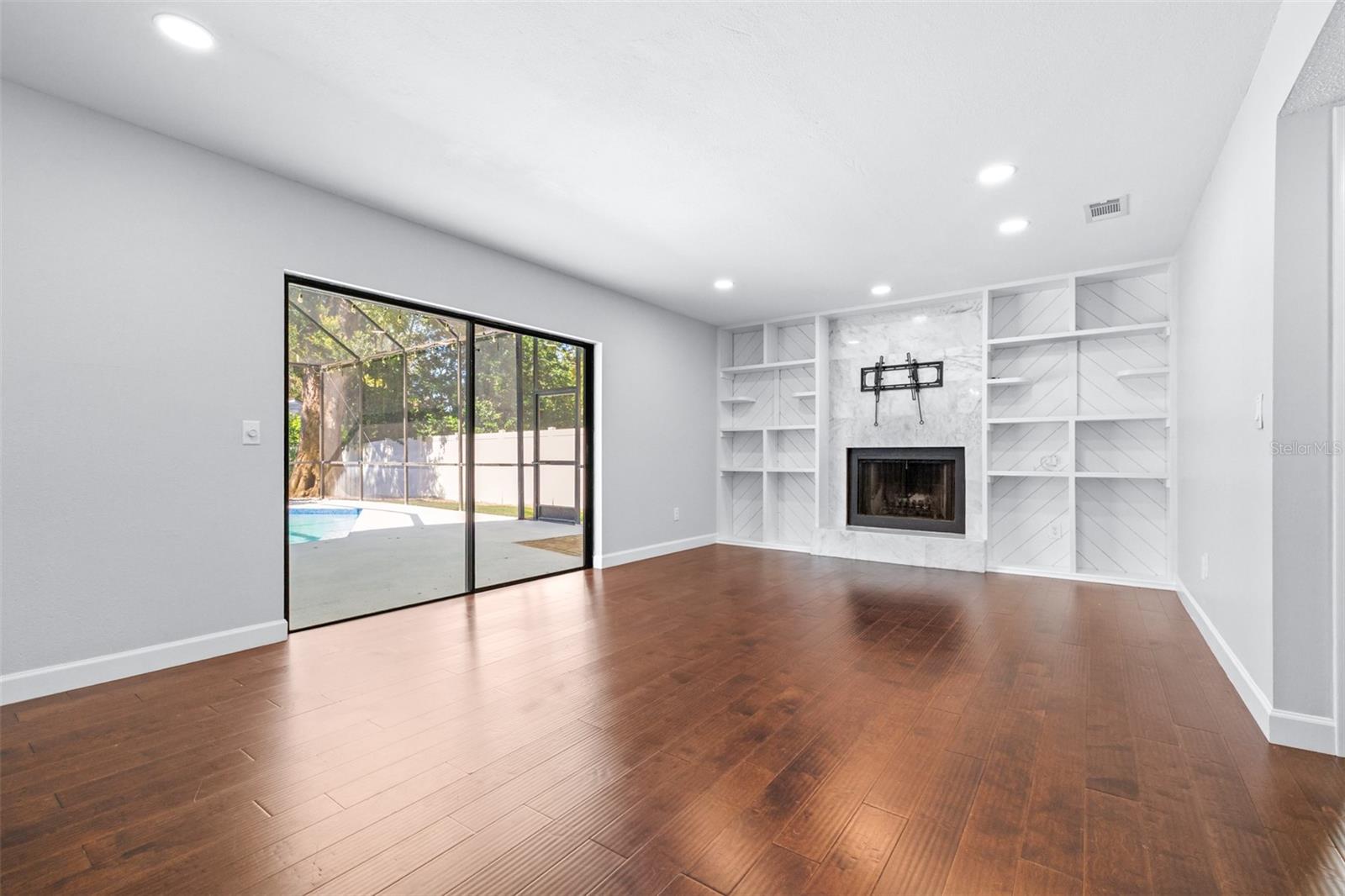 CYPRESS HOLLOW - Residential