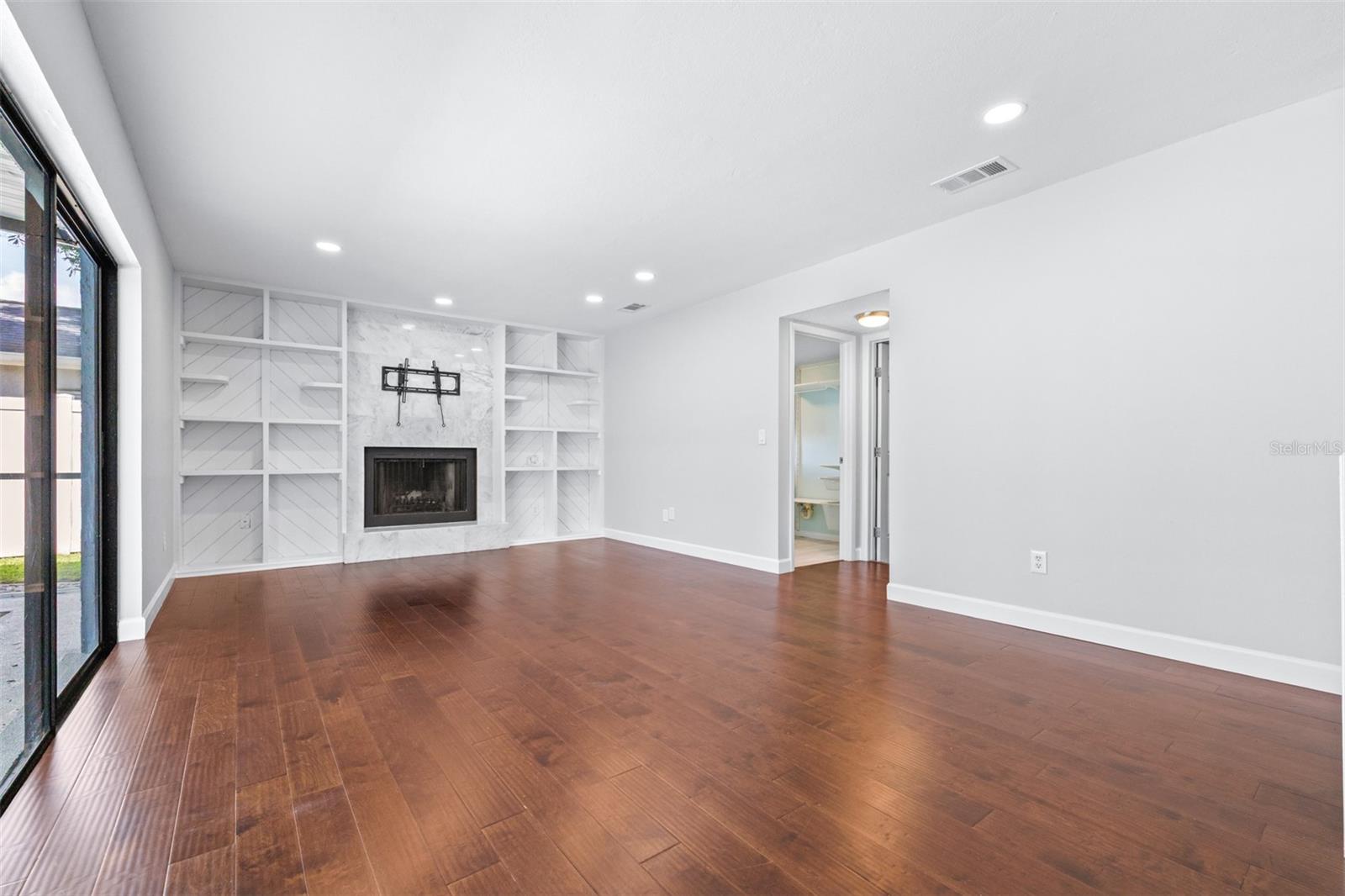 CYPRESS HOLLOW - Residential