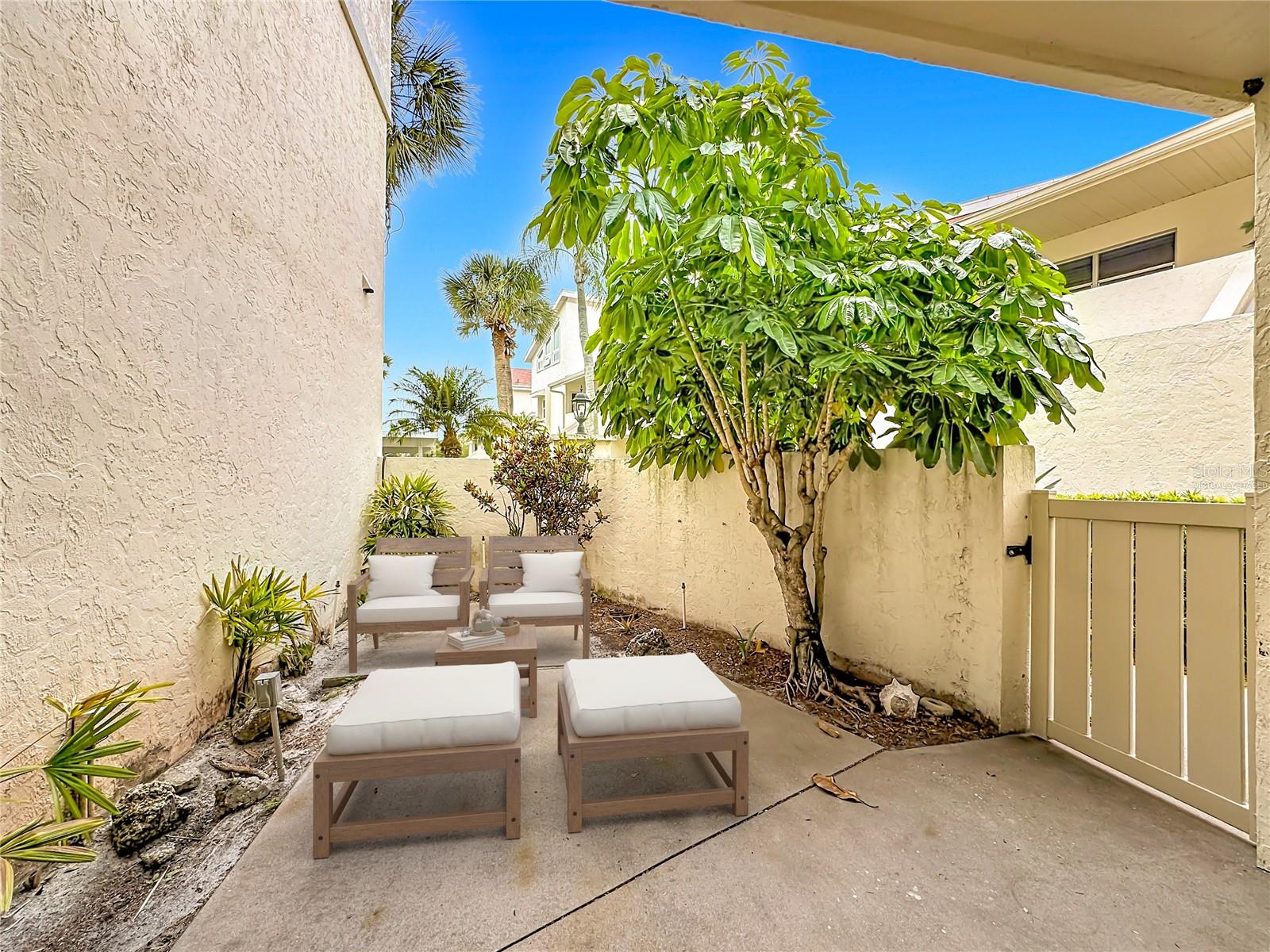 CAPRI WEST - Residential